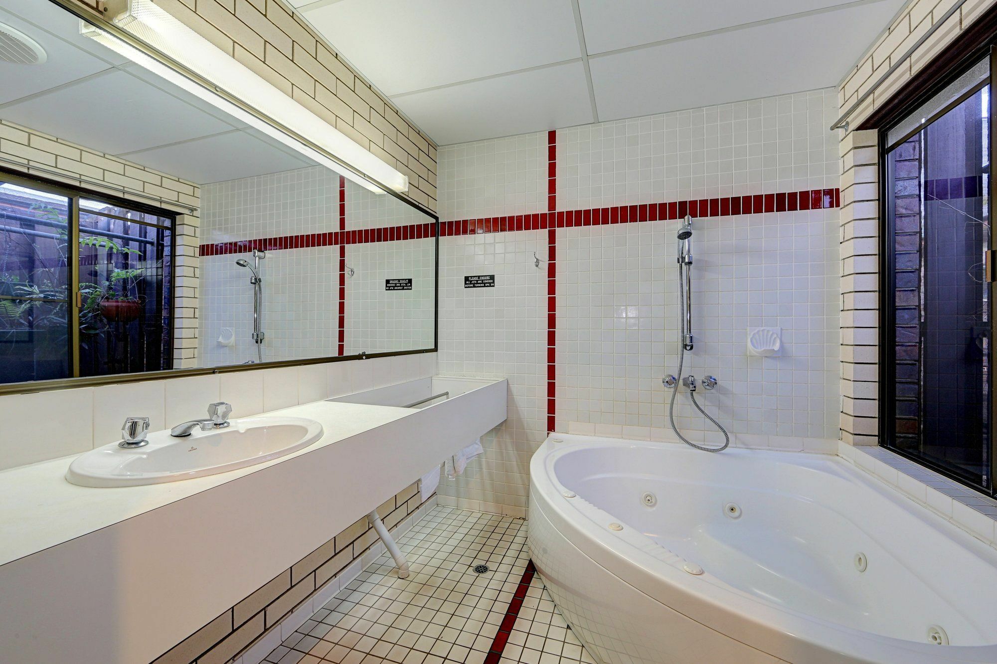 Chalet Motor Inn Bundaberg Eksteriør bilde